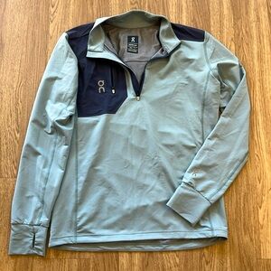 On weather shirt men’s size M